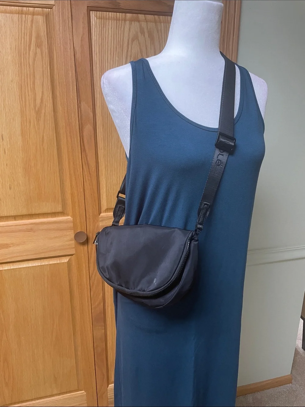 Lole Adjustable Crossbody Bag Flap Magnetic Closure